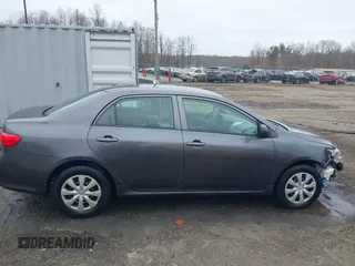 2010 Toyota Corolla z VIN JTDBU4EEXAJ058637, wystawiony jako IAAI lot #41810086 z przebiegiem 179 193 mil mil oraz . Historia ofert i sprzedaży dostępna na DreamBid. Obrazek 14.
