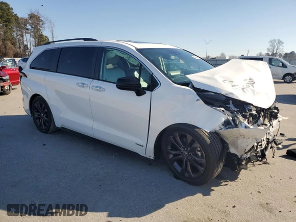 2021 Toyota Sienna XSE with VIN 5TDDRKEC8MS053408, listed as a Copart auction lot 43461845 with Not Provided miles and Salvage Title. Bid and sale history available at DreamBid. Image 4.