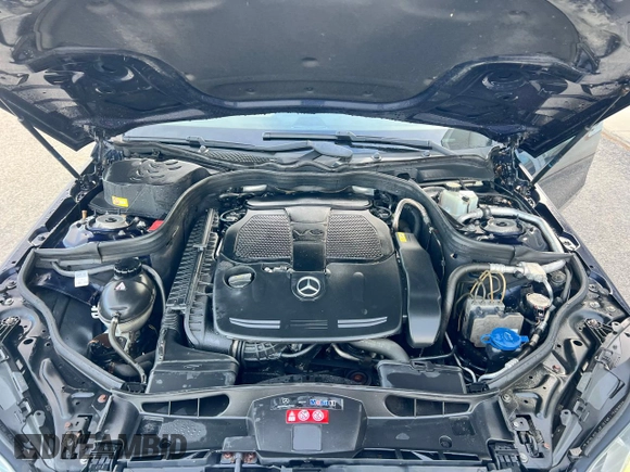 2014 Mercedes-Benz E 350 Luxury with VIN WDDHH8JBXEB010420, listed as a Copart auction lot 88499075 with 184,031 mi miles and Clean Title. Bid and sale history available at DreamBid. Image 7.