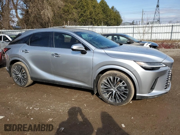 2024 Lexus RX 350h z VIN 2T2BBMCA7RC043618, wystawiony jako Copart lot #49391695 z przebiegiem 1 291 mil mil oraz Czysty tytuł • Clean title. Historia ofert i sprzedaży dostępna na DreamBid. Obrazek 4.