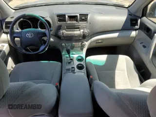 2010 Toyota Highlander with VIN 5TDZK3EH4AS010062, listed as a Copart auction lot 62936505 with 320,201 mi miles and Salvage title. Bid and sale history available at DreamBid. Image 8.