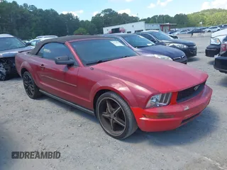 2008 Ford Mustang Deluxe with VIN 1ZVHT84N985188172, listed as a IAAI auction lot 42738693 with 165,837 mi miles and . Bid and sale history available at DreamBid. Image 1.