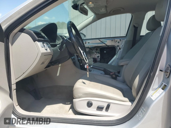 2012 Volkswagen Passat SE с VIN 1VWBH7A36CC020871, выставлен на аукционе Copart как лот 54721285 с пробегом 164 111 миль миль и Списание • Salvage title. История ставок и продаж доступна на DreamBid. Изображение 7.