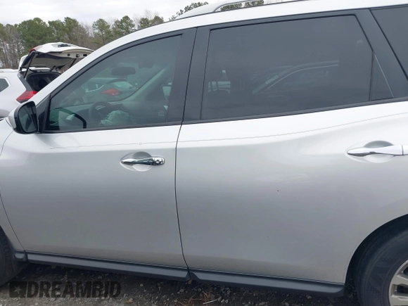 2015 Nissan Pathfinder S with VIN 5N1AR2MN9FC669494, listed as a IAAI auction lot 41488397 with 122,270 mi miles. Bid and sale history available at carsss.com. Image 14.