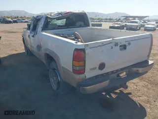 2004 GMC Sierra 1500 SLE with VIN 2GTEK19T541136881, listed as a IAAI auction lot 41477909 with 345,909 mi miles. Bid and sale history available at carsss.com. Image 3.