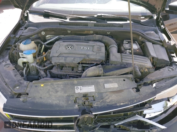 2015 Volkswagen Jetta SE z VIN 3VWD17AJ8FM418758, wystawiony jako IAAI lot #42449833 z przebiegiem 146 618 mil mil oraz . Historia ofert i sprzedaży dostępna na DreamBid. Obrazek 10.
