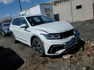 2022 Volkswagen Tiguan SEL R-Line with VIN 3VV4B7AXXNM096239, listed as a Copart auction lot 50471705 with 32,283 mi miles and Salvage Title. Bid and sale history available at carsss.com. Image 11.