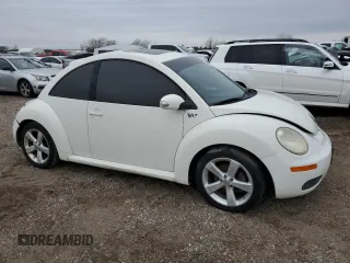 2008 Volkswagen New Beetle Coupe Triple White with VIN 3VWFW31C48M512160, listed as a Copart auction lot 46155235 with 88,886 mi miles and Clean Title. Bid and sale history available at carsss.com. Image 4.