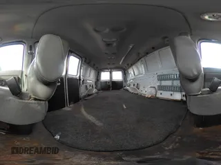 2009 Ford Econoline Cargo z VIN 1FTNE24L99DA19725, wystawiony jako IAAI lot #41652405 z przebiegiem Nie podano mil oraz . Historia ofert i sprzedaży dostępna na DreamBid. Obrazek 19.