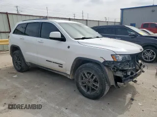 2017 Jeep Grand Cherokee Laredo z VIN 1C4RJFAG9HC620326, wystawiony jako Copart lot #57279455 z przebiegiem 169 750 mil mil oraz Szkoda całkowita • Salvage title. Historia ofert i sprzedaży dostępna na DreamBid. Obrazek 4.