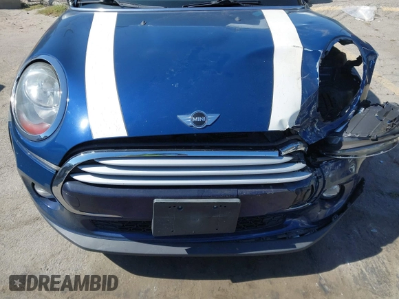 2015 MINI Hardtop 4 Door with VIN WMWXS5C50FT832438, listed as a IAAI auction lot 42632469 with 96,432 mi miles and . Bid and sale history available at DreamBid. Image 14.