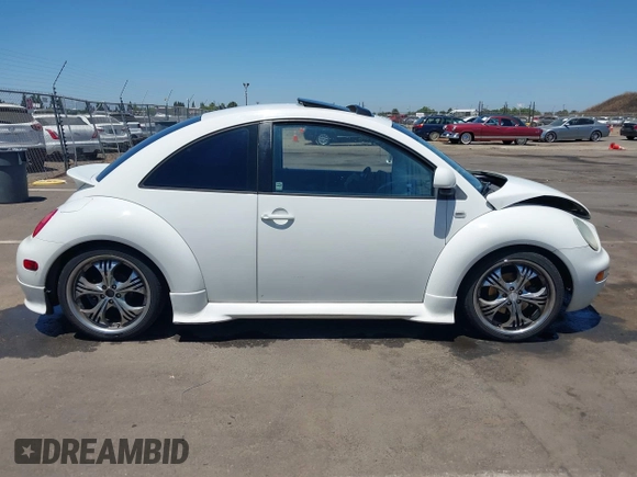 1999 Volkswagen Beetle GLS with VIN 3VWCC21C9XM451389, listed as a IAAI auction lot 42542673 with 162,062 mi miles and . Bid and sale history available at DreamBid. Image 13.