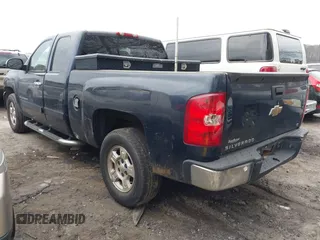 2007 Chevrolet Silverado 1500 LT w/1LT with VIN 2GCEC19J471570418, listed as a IAAI auction lot 41511134 with 219,552 mi miles. Bid and sale history available at carsss.com. Image 3.