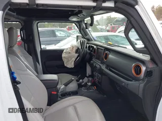 2022 Jeep Gladiator Mojave with VIN 1C6JJTEG4NL177527, listed as a IAAI auction lot 41625213 with Not provided miles and . Bid and sale history available at DreamBid. Image 5.