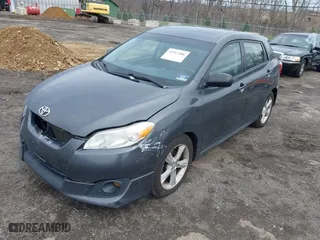 2009 Toyota Matrix S with VIN 2T1LE40E99C004133, listed as a IAAI auction lot 41917906 with 213,996 mi miles. Bid and sale history available at carsss.com. Image 2.