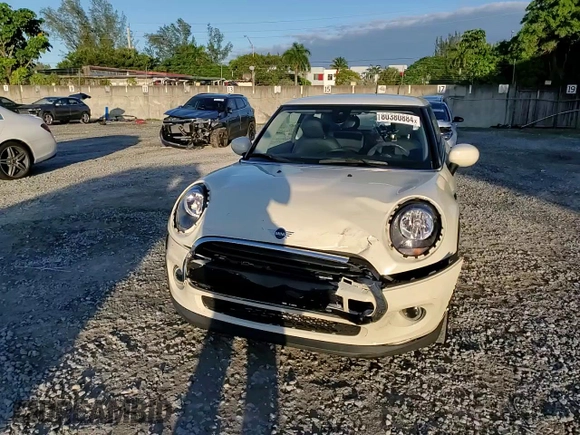 2021 MINI Hardtop Cooper с VIN WMWXR3C08M2N99822, выставлен на аукционе Copart как лот 80380884 с пробегом 21 257 миль миль и Списание • Salvage title. История ставок и продаж доступна на DreamBid. Изображение 11.