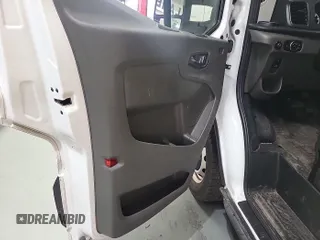 2023 Ford Transit Cargo z VIN 1FTBR1X86PKC02291, wystawiony jako IAAI lot #42791621 z przebiegiem 32 389 mil mil oraz . Historia ofert i sprzedaży dostępna na DreamBid. Obrazek 18.