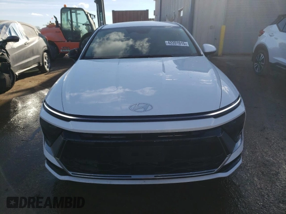 2024 Hyundai Sonata SEL z VIN KMHL64JA5RA376500, wystawiony jako Copart lot #42201915 z przebiegiem 12 958 mil mil oraz Szkoda całkowita • Salvage title. Historia ofert i sprzedaży dostępna na DreamBid. Obrazek 5.