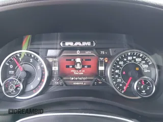 2022 Ram 2500 Laramie z VIN 3C6UR5FL6NG361636, wystawiony jako IAAI lot #42331483 z przebiegiem 58 812 mil mil oraz . Historia ofert i sprzedaży dostępna na DreamBid. Obrazek 7.