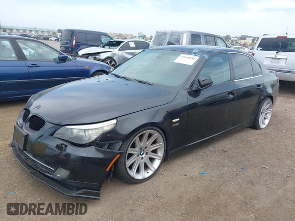 2010 BMW 5 Series 528i xDrive z VIN WBANV1C55AC388294, wystawiony jako IAAI lot #42249284 z przebiegiem Nie podano mil oraz . Historia ofert i sprzedaży dostępna na DreamBid. Obrazek 2.