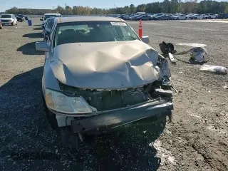 2000 Toyota Avalon XL z VIN 4T1BF28BXYU105489, wystawiony jako Copart lot #81673224 z przebiegiem 139 449 mil mil oraz Szkoda całkowita • Salvage title. Historia ofert i sprzedaży dostępna na DreamBid. Obrazek 10.