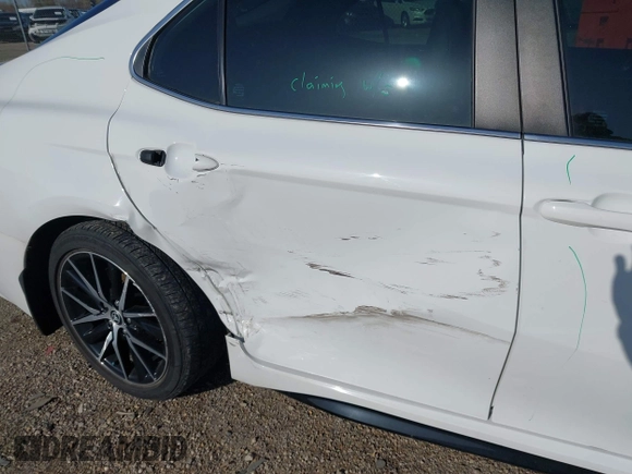 2022 Toyota Camry SE z VIN 4T1G11AK8NU644181, wystawiony jako IAAI lot #41979152 z przebiegiem 30 384 mil mil oraz . Historia ofert i sprzedaży dostępna na DreamBid. Obrazek 6.