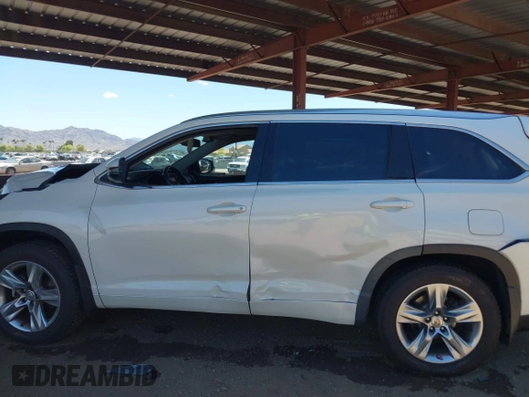 2015 Toyota Highlander Limited with VIN 5TDDKRFH5FS140709, listed as a IAAI auction lot 42152762 with 263,053 mi miles and . Bid and sale history available at DreamBid. Image 15.