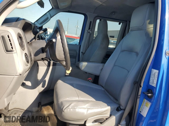 2014 Ford Econoline Passenger XL z VIN 1FBSS3BL8EDA81023, wystawiony jako Copart lot #46596125 z przebiegiem 571 472 mil mil oraz Czysty tytuł • Clean title. Historia ofert i sprzedaży dostępna na DreamBid. Obrazek 7.