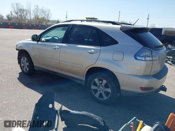 2008 Lexus RX with VIN 2T2HK31U38C057662, listed as a IAAI auction lot 41977657 with 178,847 mi miles. Bid and sale history available at carsss.com. Image 3.