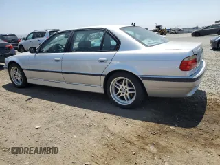 2001 BMW 7 Series 740iL z VIN WBAGH83461DP30331, wystawiony jako Copart lot #62536945 z przebiegiem 121 724 mil mil oraz Czysty tytuł • Clean title. Historia ofert i sprzedaży dostępna na DreamBid. Obrazek 2.