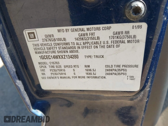 1999 Chevrolet Silverado 1500 with VIN 1GCEC14WXXZ134280, listed as a IAAI auction lot 42040163 with 292,234 mi miles. Bid and sale history available at carsss.com. Image 9.