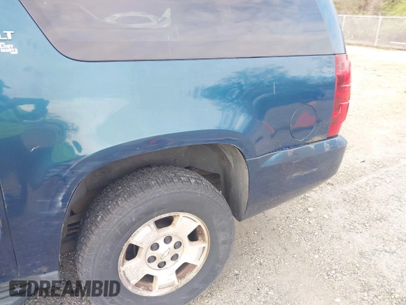 2007 Chevrolet Suburban LS with VIN 1GNFC16J47R207494, listed as a IAAI auction lot 41942690 with Not provided miles and . Bid and sale history available at DreamBid. Image 14.