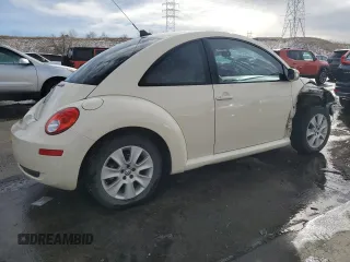2009 Volkswagen New Beetle Coupe S with VIN 3VWPW31C99M518039, listed as a Copart auction lot 89216305 with 85,566 mi miles and Salvage Title. Bid and sale history available at carsss.com. Image 3.