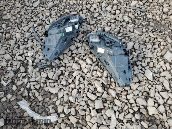 2022 Tesla Model 3 z VIN 5YJ3E1EA3NF288398, wystawiony jako Copart lot #46535375 z przebiegiem 89 968 mil mil oraz Szkoda całkowita • Salvage title. Historia ofert i sprzedaży dostępna na DreamBid. Obrazek 12.
