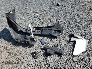 2011 Ford Taurus Limited z VIN 1FAHP2FW4BG100365, wystawiony jako Copart lot #53994645 z przebiegiem 93 803 mil mil oraz Szkoda całkowita • Salvage title. Historia ofert i sprzedaży dostępna na DreamBid. Obrazek 12.