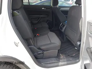 2018 Volkswagen Atlas Launch Edition with VIN 1V2BR2CA5JC513354, listed as a IAAI auction lot 41205605 with 99,793 mi miles and . Bid and sale history available at DreamBid. Image 8.