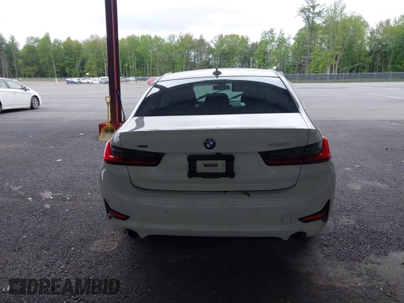 2020 BMW 3 Series 330i xDrive with VIN 3MW5R7J04L8B40479, listed as a IAAI auction lot 42303596 with 44,947 mi miles and . Bid and sale history available at DreamBid. Image 16.