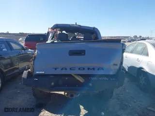 2019 Toyota Tacoma 4WD SR with VIN 3TMCZ5AN5KM199346, listed as a IAAI auction lot 41678090 with 1 mi miles. Bid and sale history available at carsss.com. Image 15.