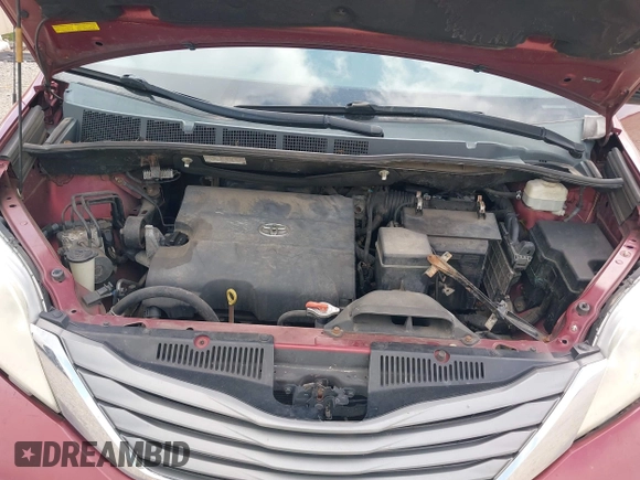 2013 Toyota Sienna XLE AAS z VIN 5TDYK3DC5DS380894, wystawiony jako IAAI lot #42271097 z przebiegiem 145 494 mil mil oraz . Historia ofert i sprzedaży dostępna na DreamBid. Obrazek 10.