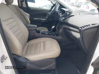 2019 Ford Escape SE z VIN 1FMCU0GD1KUA12322, wystawiony jako IAAI lot #42232033 z przebiegiem 141 764 mil mil oraz . Historia ofert i sprzedaży dostępna na DreamBid. Obrazek 5.