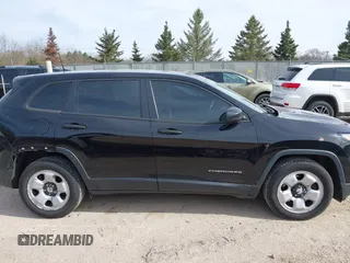 2017 Jeep Cherokee Sport with VIN 1C4PJLAB8HW508528, listed as a IAAI auction lot 42148894 with 104,646 mi miles and . Bid and sale history available at DreamBid. Image 13.