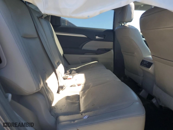 2014 Toyota Highlander XLE with VIN 5TDJKRFH2ES068692, listed as a Copart auction lot 47240505 with 96,972 mi miles and Salvage Title. Bid and sale history available at carsss.com. Image 10.