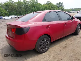 2013 Kia Forte EX z VIN KNAFU4A25D5647487, wystawiony jako IAAI lot #42356183 z przebiegiem Nie podano mil oraz . Historia ofert i sprzedaży dostępna na DreamBid. Obrazek 4.
