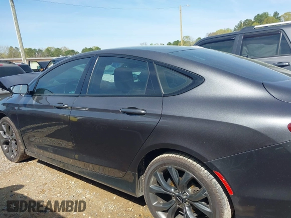 2015 Chrysler 200 S with VIN 1C3CCCDG5FN644378, listed as a IAAI auction lot 41918218 with 138,252 mi miles and . Bid and sale history available at carsss.com. Image 14.