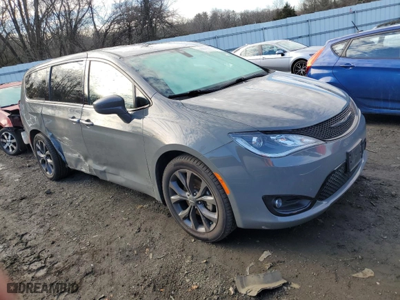 2020 Chrysler Pacifica Touring with VIN 2C4RC1FG2LR270043, listed as a Copart auction lot 86690394 with 63,353 mi miles and Salvage Title. Bid and sale history available at carsss.com. Image 4.