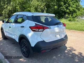 2019 Nissan Kicks S with VIN 3N1CP5CUXKL502608, listed as a Copart auction lot 55879725 with 137,400 mi miles and Clean Title. Bid and sale history available at carsss.com. Image 3.
