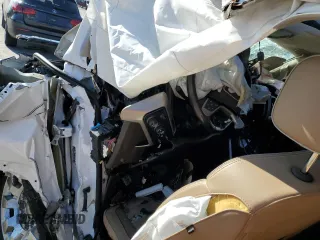 2018 GMC Sierra 2500HD Denali z VIN 1GT12UEYXJF225397, wystawiony jako Copart lot #87736565 z przebiegiem Nie podano mil oraz Nie do naprawy • Non repairable. Historia ofert i sprzedaży dostępna na DreamBid. Obrazek 9.