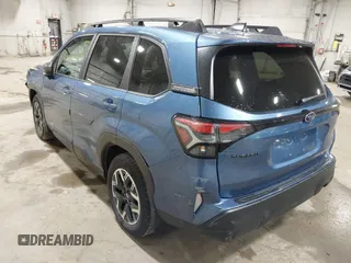 2025 Subaru Forester Premium with VIN JF2SLDDCXSH500023, listed as a IAAI auction lot 41843810 with 749 mi miles. Bid and sale history available at carsss.com. Image 3.