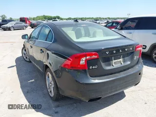 2015 Volvo S60 T5 Drive-E Premier with VIN YV140MFK5F2360714, listed as a IAAI auction lot 42043000 with 170,062 mi miles. Bid and sale history available at carsss.com. Image 3.