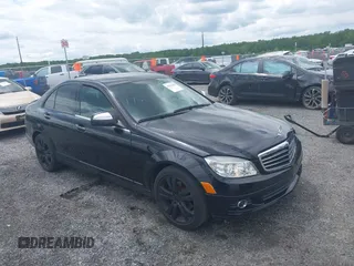 2009 Mercedes-Benz C 300 Sport z VIN WDDGF81X39F225925, wystawiony jako IAAI lot #42191409 z przebiegiem 130 069 mil mil oraz . Historia ofert i sprzedaży dostępna na DreamBid. Obrazek 1.